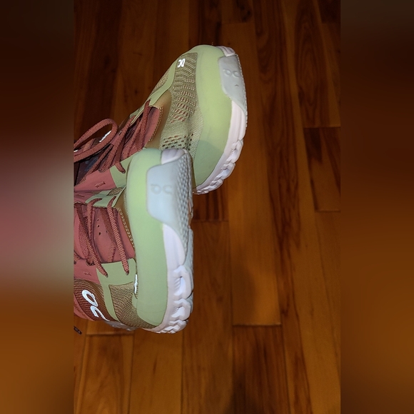 On Cloud Cloudflow Swiss Engineering Running Sneakers Tennis Shoes Size W9.5 - Picture 9 of 9